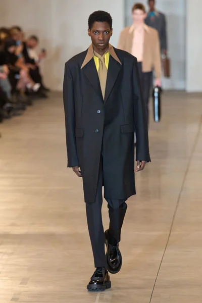 Look 9